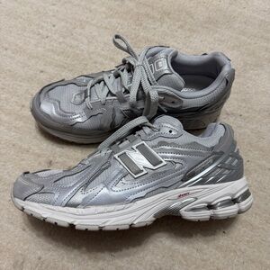 New Balance 1906D Protection Pack - Silver Metallic Men's 9.5 M1906DH